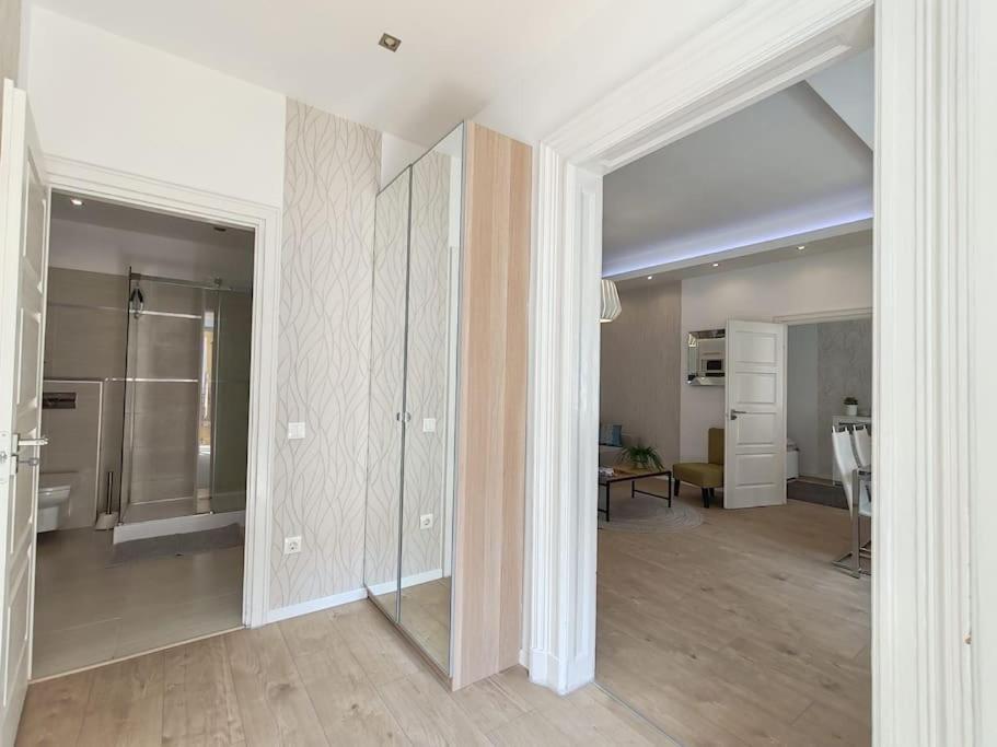 Basilica With 2 Bedr Apartment