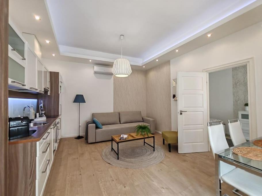 Apartment Basilica With 2 Bedr Budapest
